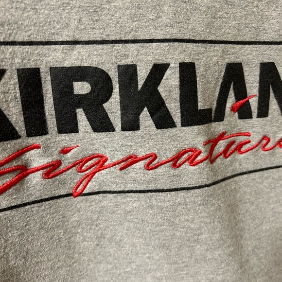 Kirkland Signature crewneck sweatshirt - Picture 3 of 4